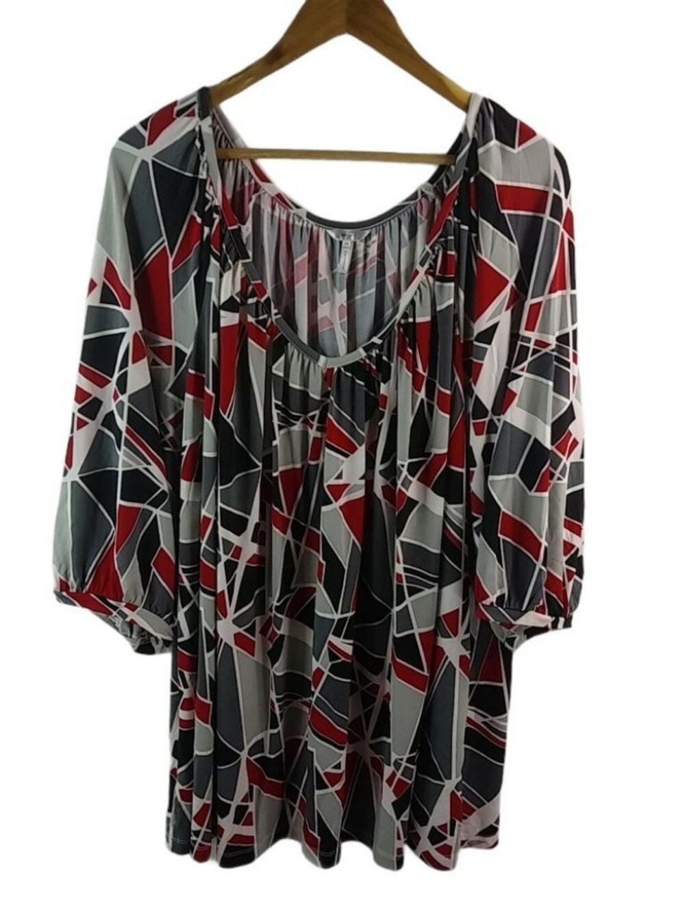 Metro7 4X Black Red Gray Geo Pattern Top Plus